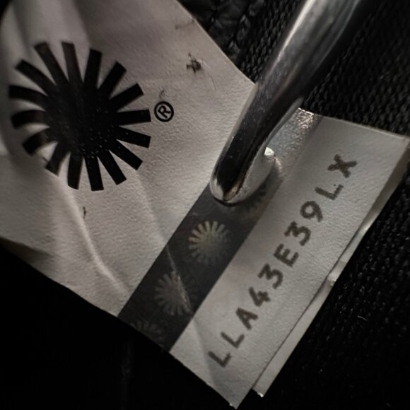 NW/B Ugg Arleta Wedge Waterproof Black Silver Buckle Boots Size 9.5 - Picture 12 of 12